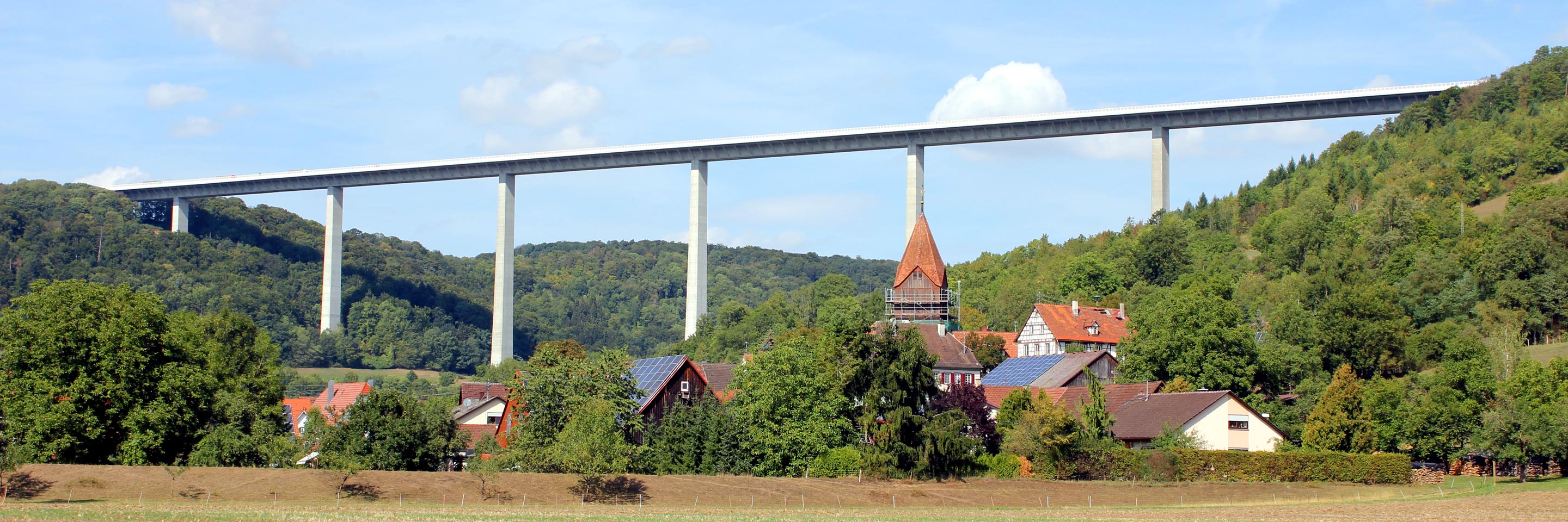 185m hohe Kochertal-Autobahnbrücke 